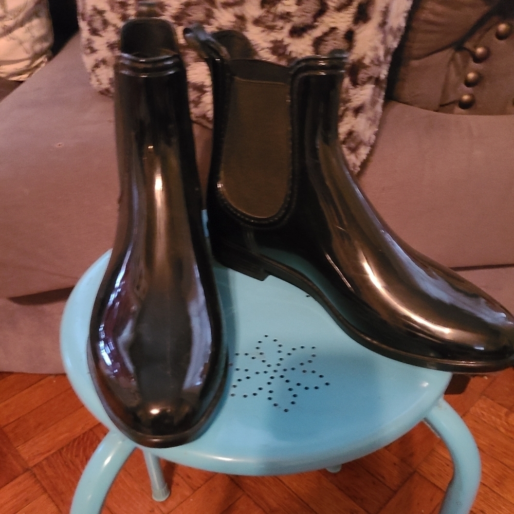 New patent leather flat booties hp🔥🔥🔥 - Picture 3 of 4